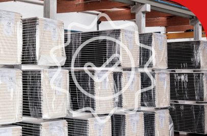 Pannelli in magazzino con bollino certificazione in sovrimpressione